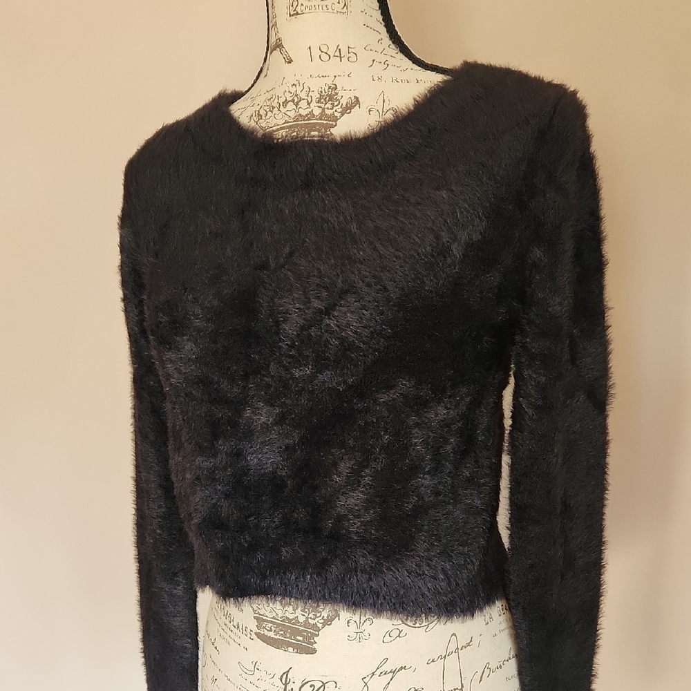 Fuzzy Long Sleeve Sweater SUPER SOFT ♡